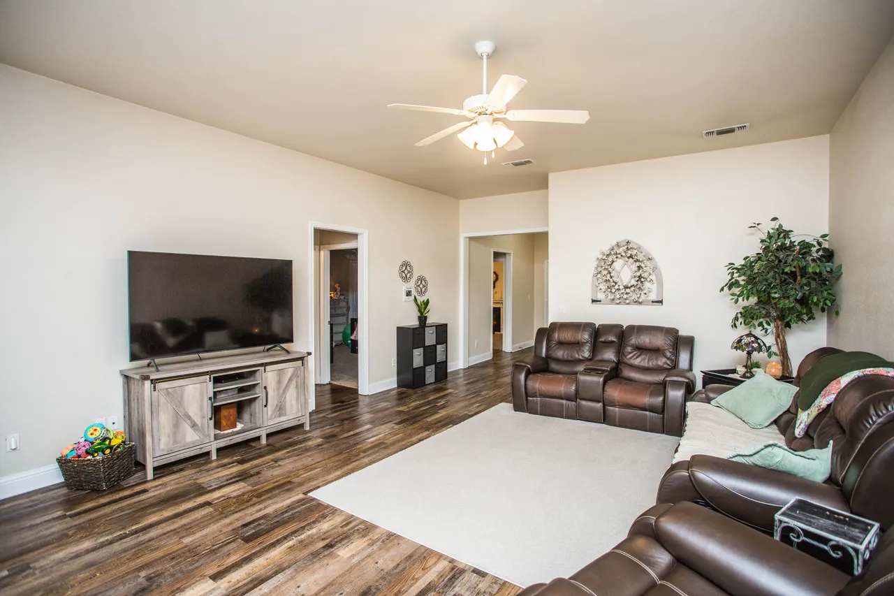 Photo 11 — 6929 37th Street, Lubbock, TX 79407