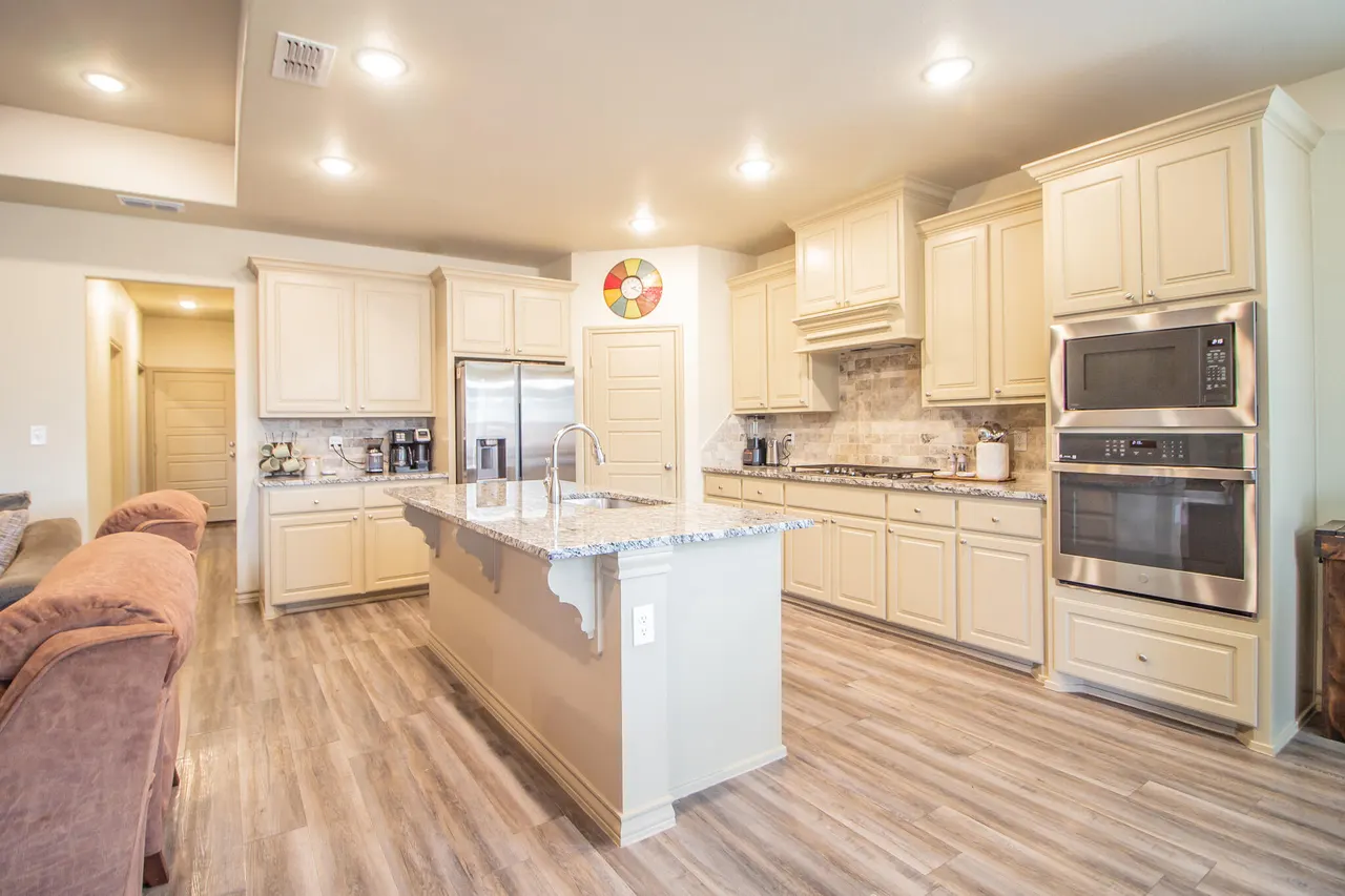 Photo 9 — 7204 23rd Street, Lubbock, TX 79407