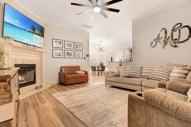 Photo 3 — 11203 Akron Avenue, Lubbock, TX 79423