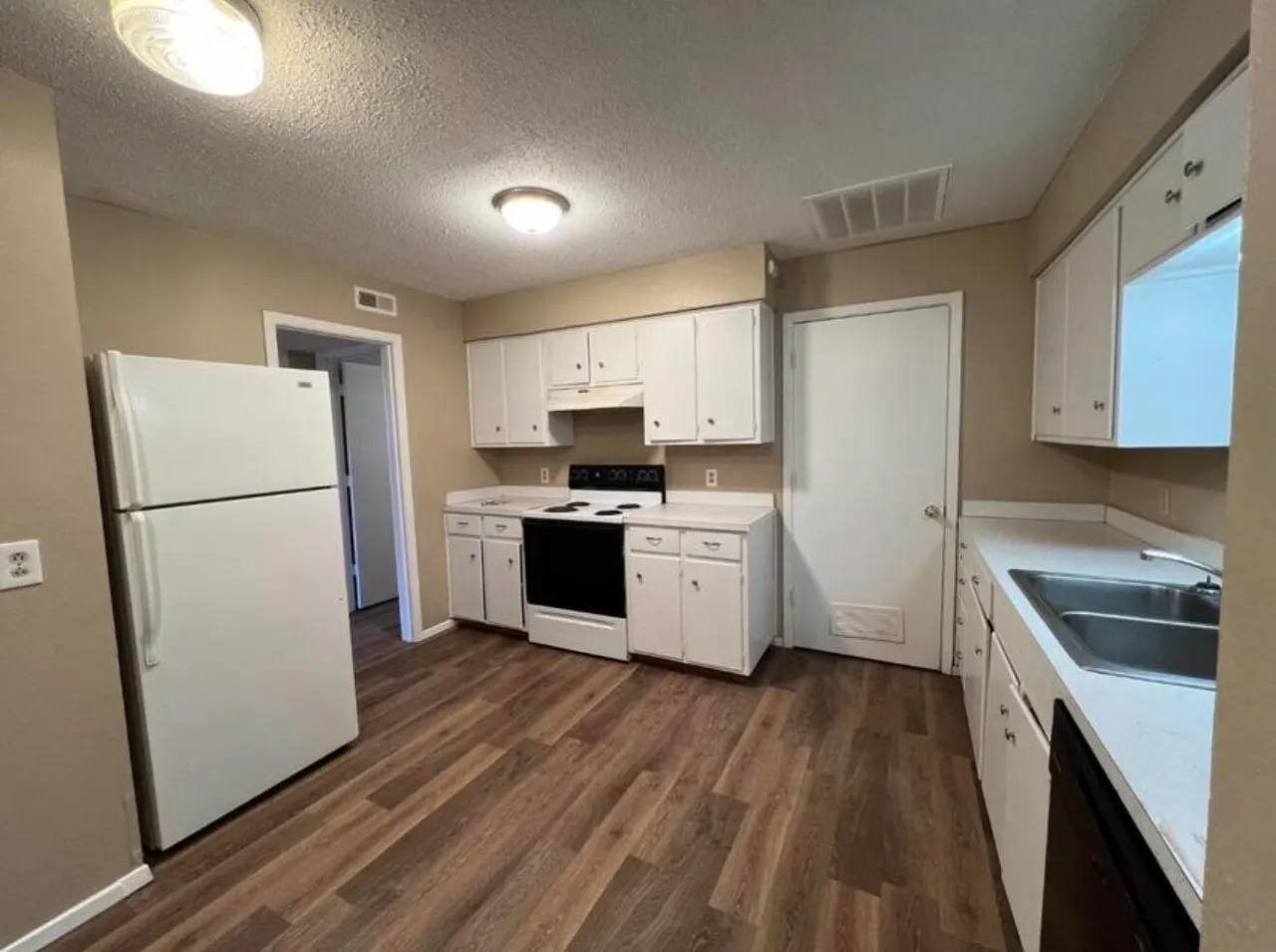 Photo 12 — 1710 Elkhart Avenue, Lubbock, TX 79416
