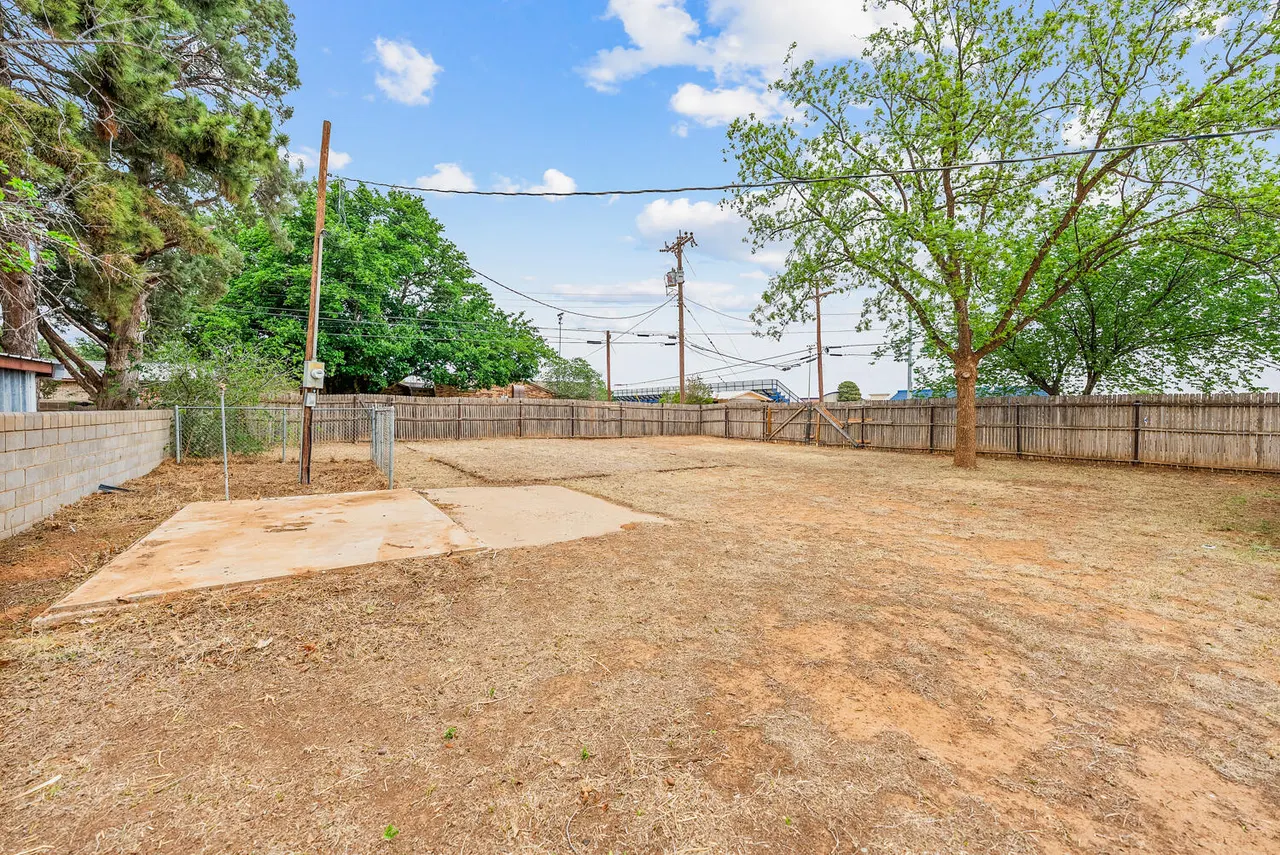 Photo 34 — 2300 N 2nd Street, Tahoka, TX 79373