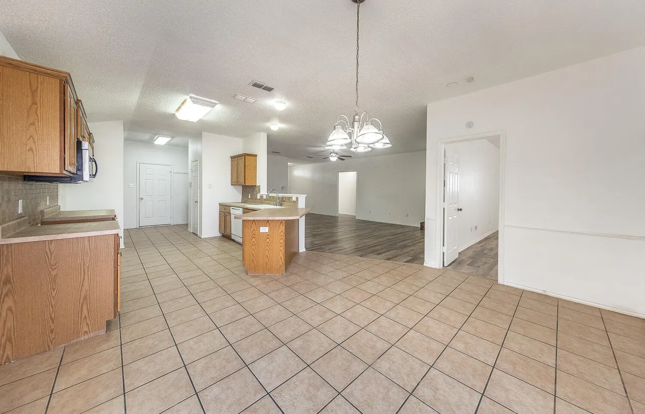 Photo 7 — 507 N Kline Avenue, Lubbock, TX 79416