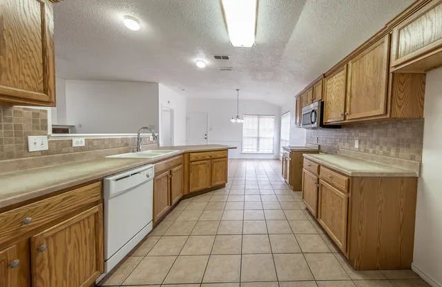 Photo 8 — 507 N Kline Avenue, Lubbock, TX 79416