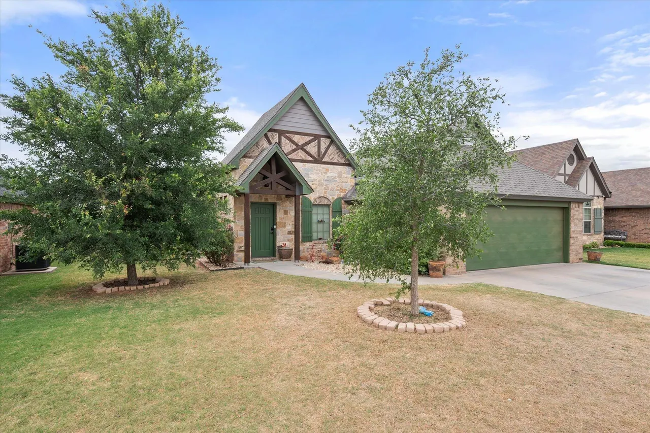 Photo 3 — 2903 113th Street, Lubbock, TX 79423