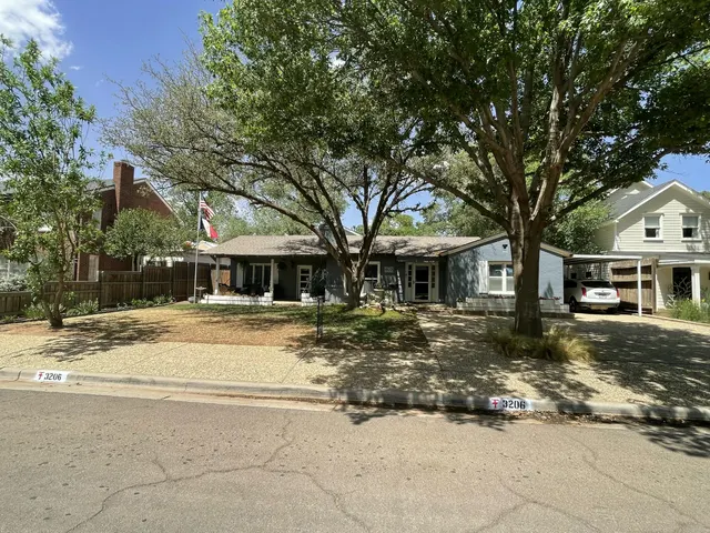 Photo 2 — 3206 21st Street, Lubbock, TX 79410