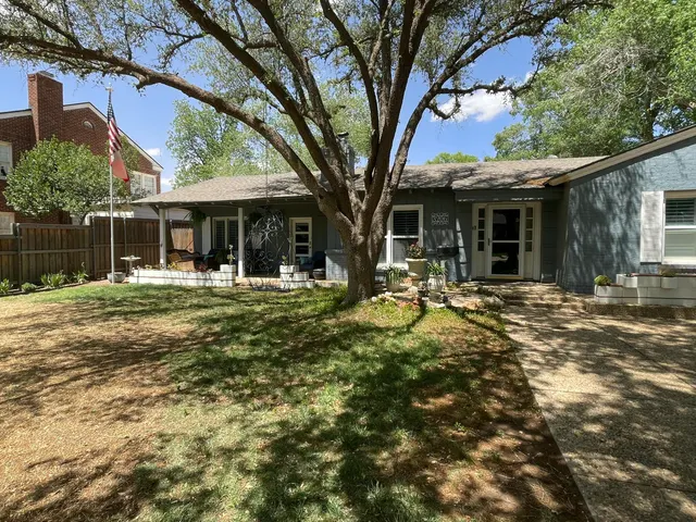 Photo 4 — 3206 21st Street, Lubbock, TX 79410