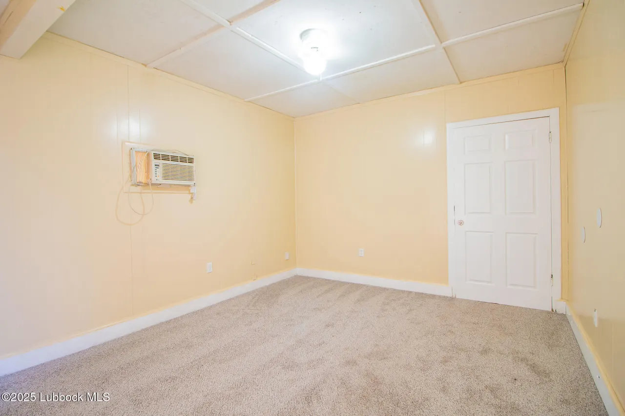 Photo 12 — 2414 38th Street, Lubbock, TX 79412