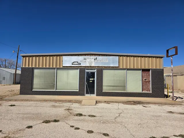 Front exterior — Baker Building W 4th Street, Denver City, TX 79323