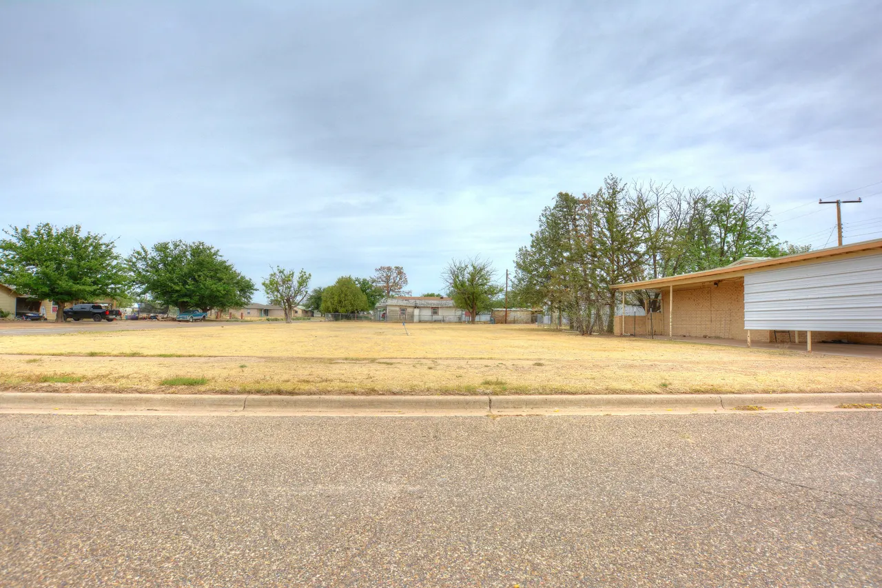 Photo 4 — 905 10th Street, Ralls, TX 79357