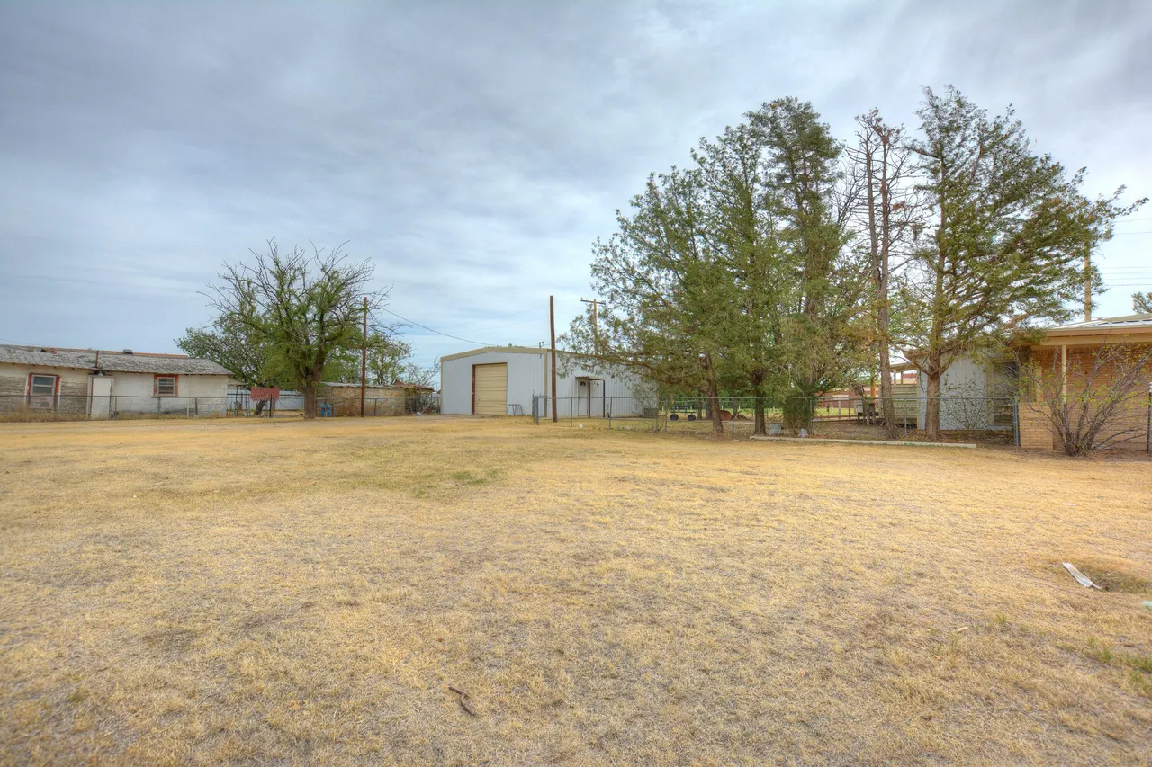 Photo 5 — 905 10th Street, Ralls, TX 79357