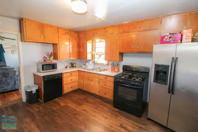 Photo 2 — 709 W Ross Street, Floydada, TX 79235