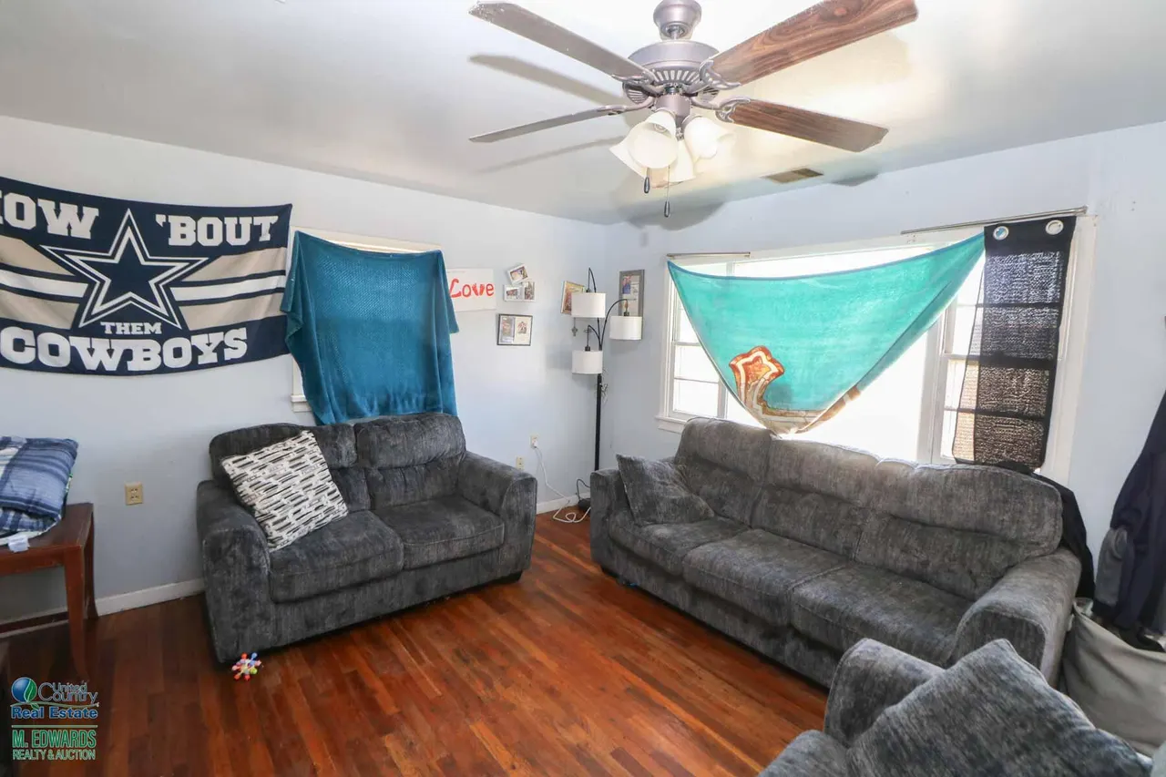 Photo 5 — 709 W Ross Street, Floydada, TX 79235