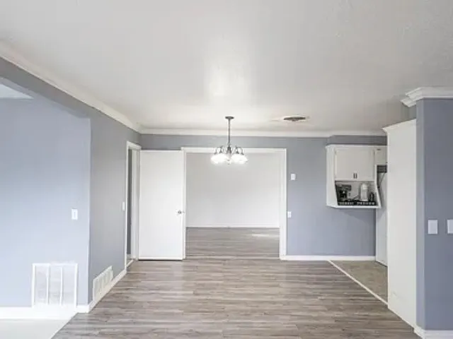 Photo 3 — 1320 43rd Street, Lubbock, TX 79412