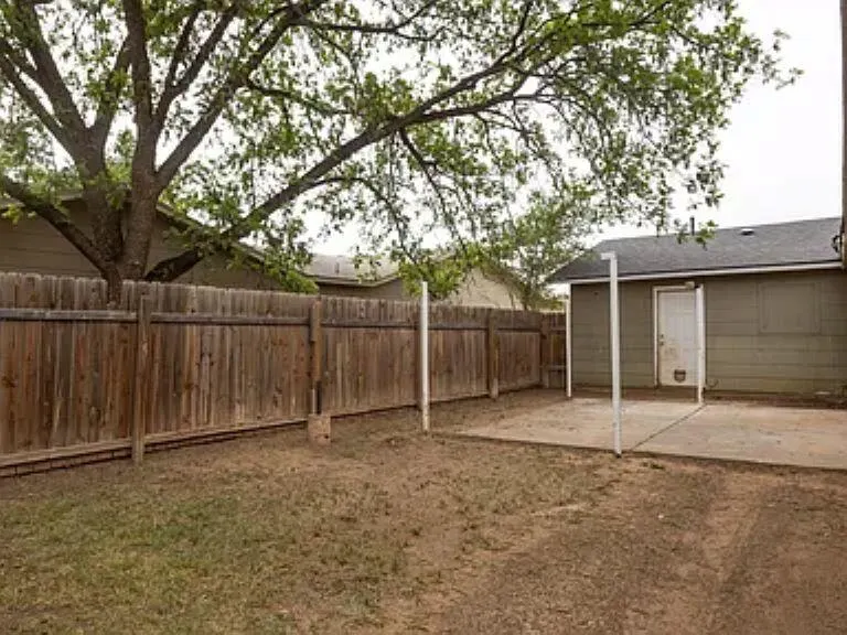 Photo 19 — 1320 43rd Street, Lubbock, TX 79412