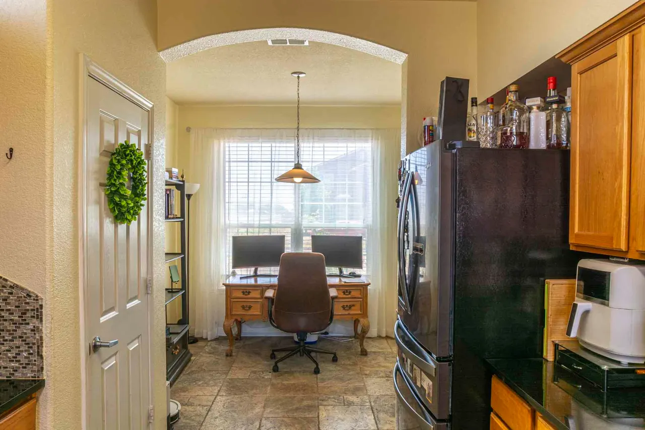 Photo 9 — 8702 10th Street, Lubbock, TX 79416