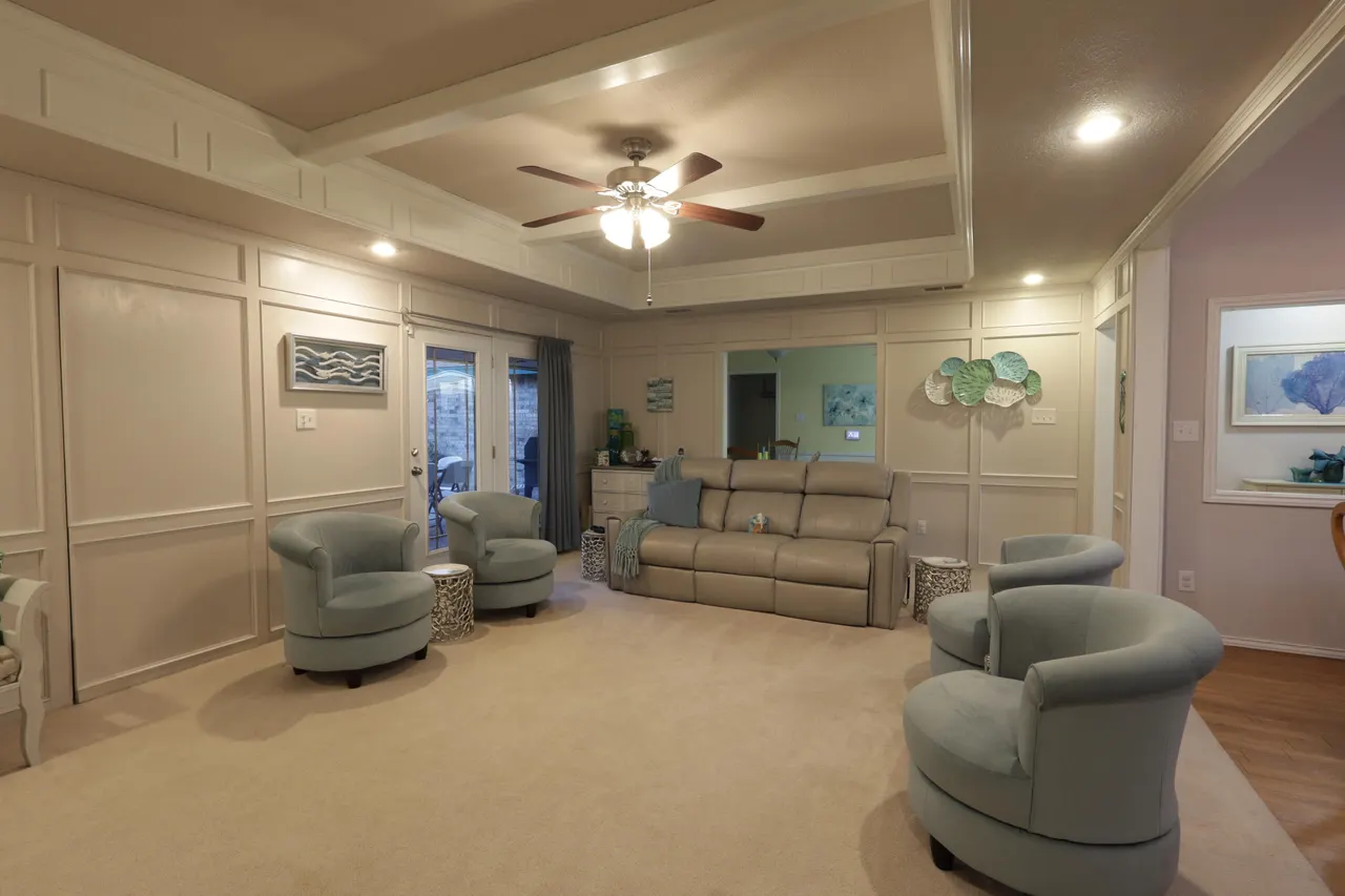 Photo 5 — 5815 Duke Street, Lubbock, TX 79416