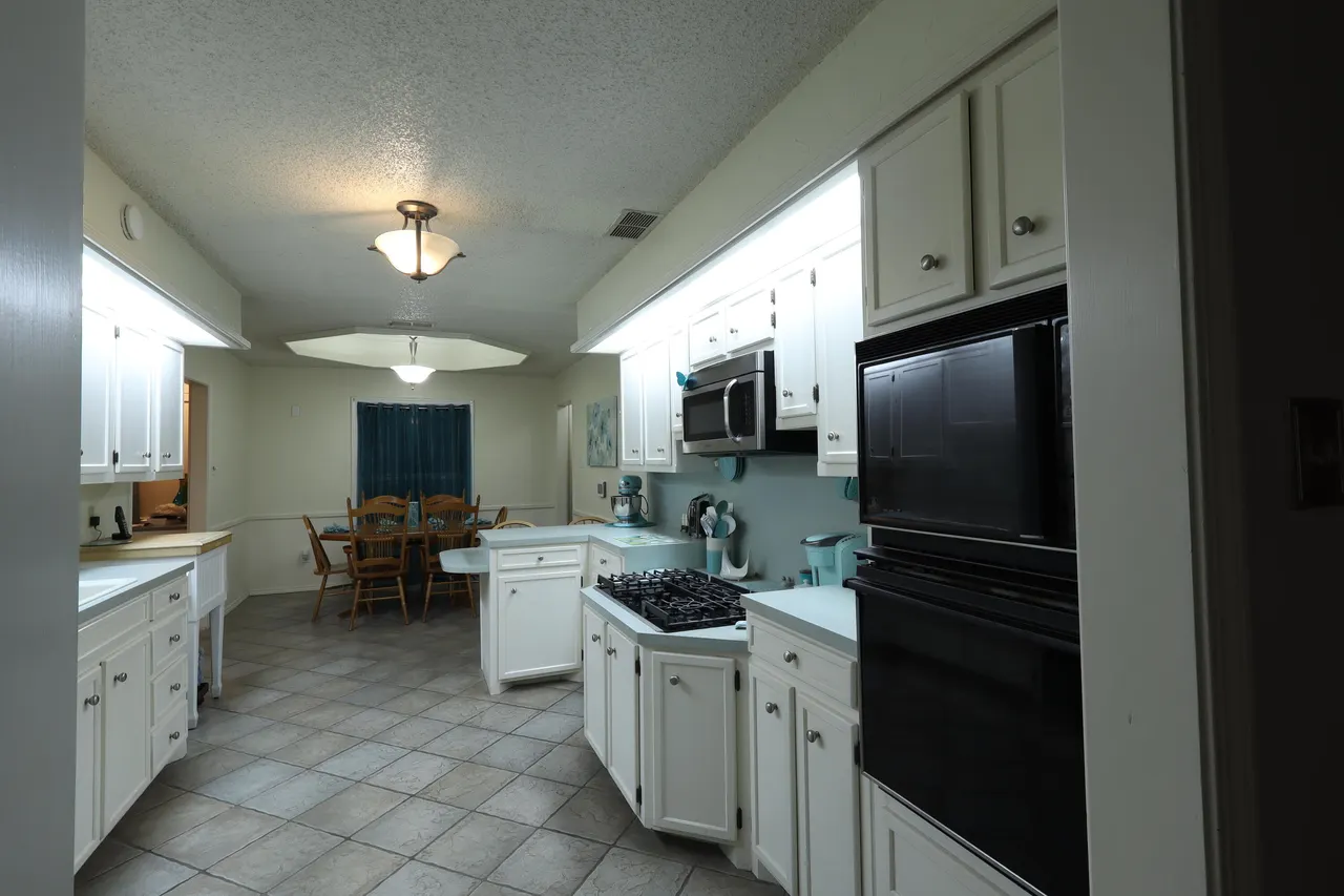 Photo 13 — 5815 Duke Street, Lubbock, TX 79416