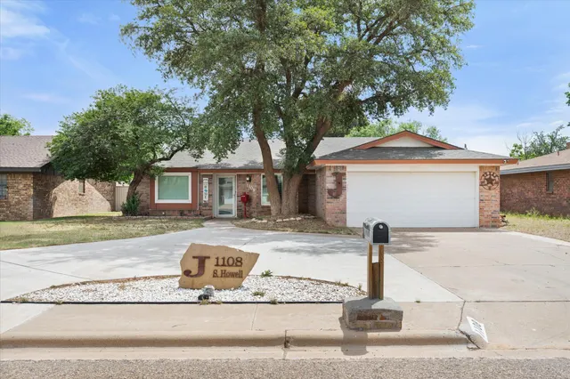 Photo 5 — 1108 S Howell Street, Brownfield, TX 79316
