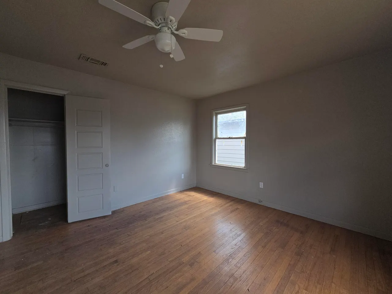Photo 5 — 614 39th Street, Lubbock, TX 79404