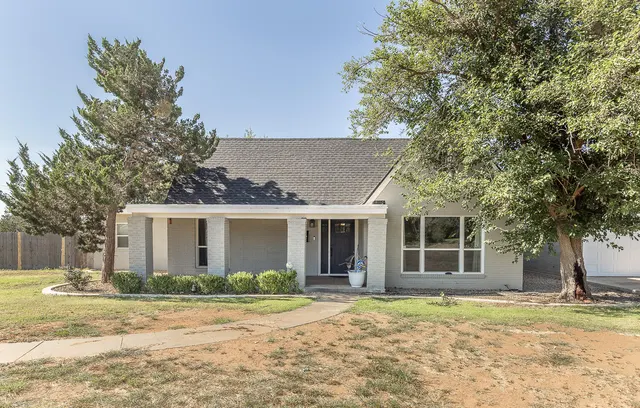Front exterior — 304 Cactus Drive, Levelland, TX 79336