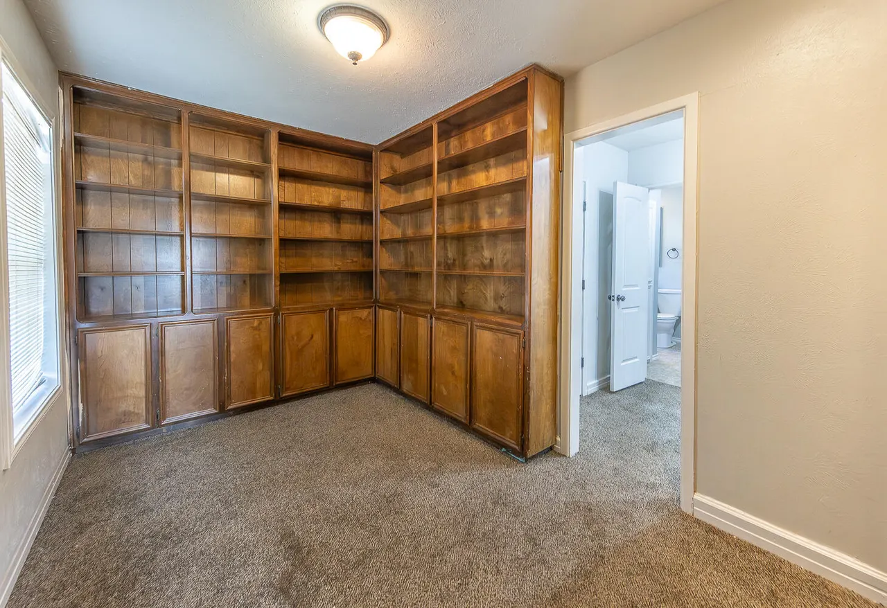 Photo 13 — 304 Cactus Drive, Levelland, TX 79336
