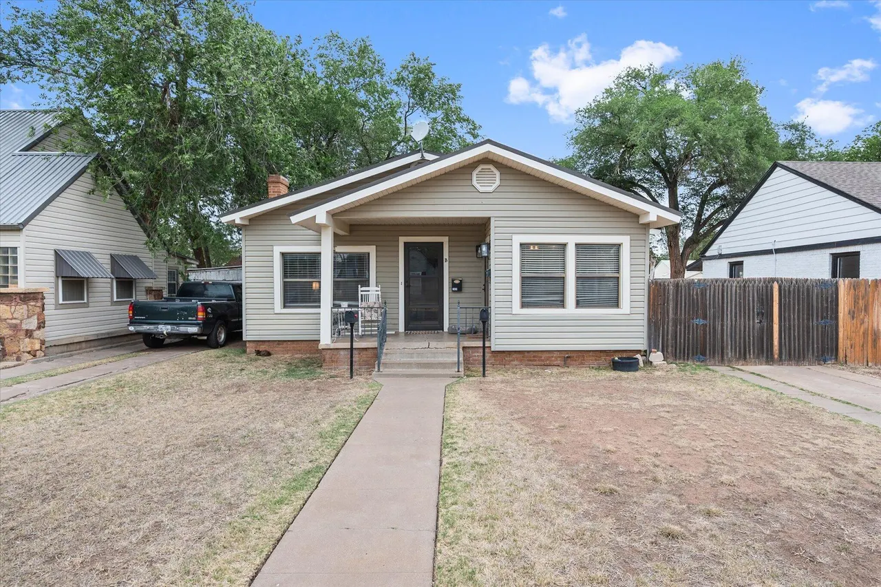 Photo 5 — 2420 25th Street, Lubbock, TX 79411
