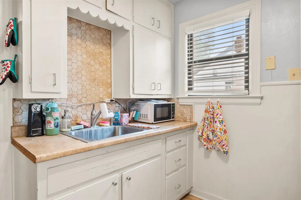 Photo 31 — 2420 25th Street, Lubbock, TX 79411