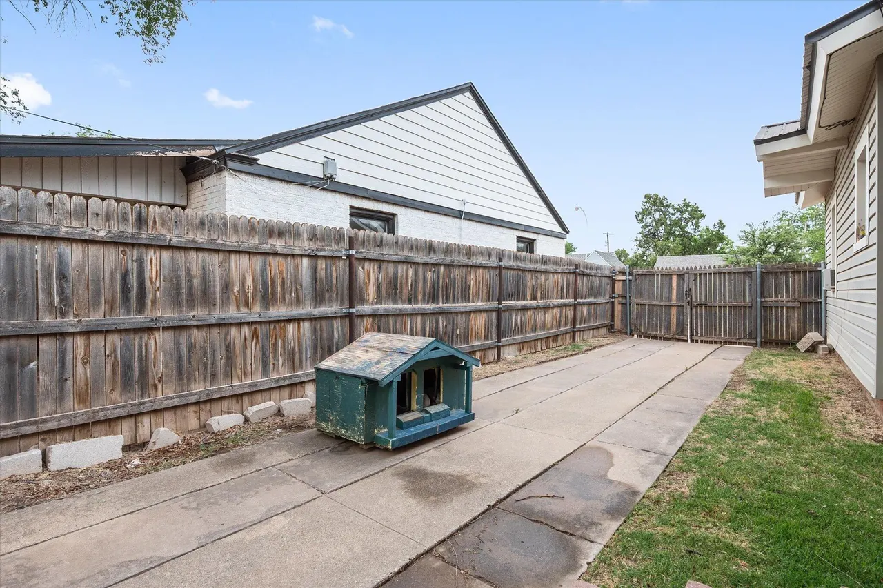 Photo 39 — 2420 25th Street, Lubbock, TX 79411
