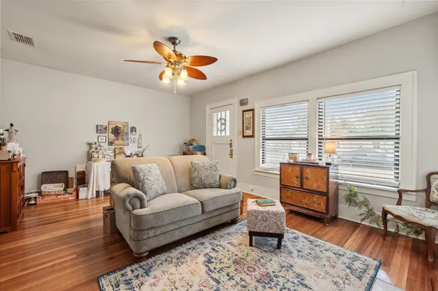 Photo 8 — 2420 25th Street, Lubbock, TX 79411
