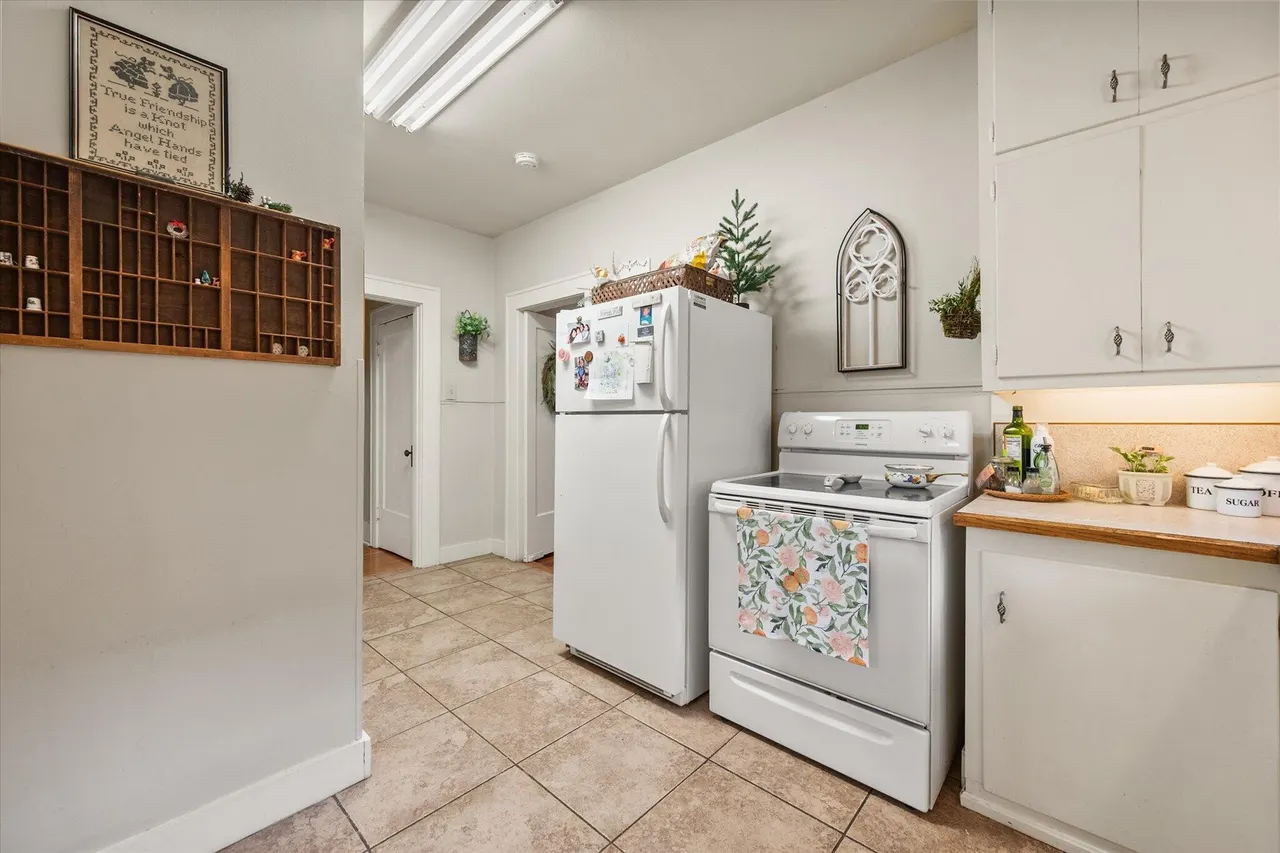 Photo 14 — 2420 25th Street, Lubbock, TX 79411