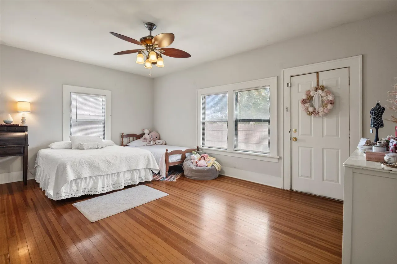 Photo 4 — 2420 25th Street, Lubbock, TX 79411