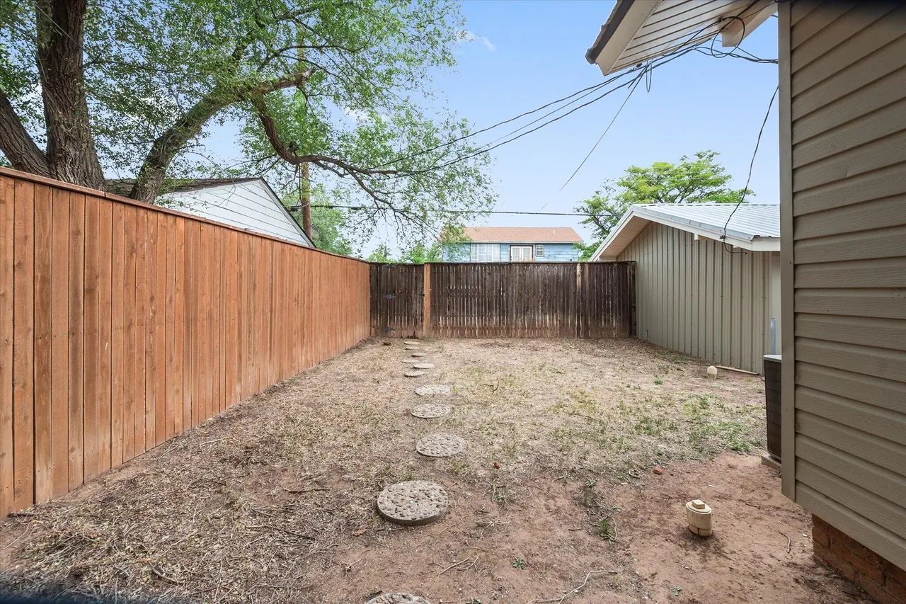 Photo 22 — 2420 25th Street, Lubbock, TX 79411