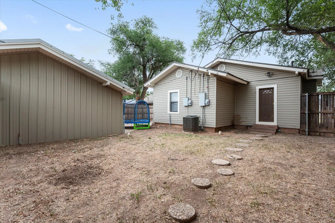 Photo 23 — 2420 25th Street, Lubbock, TX 79411