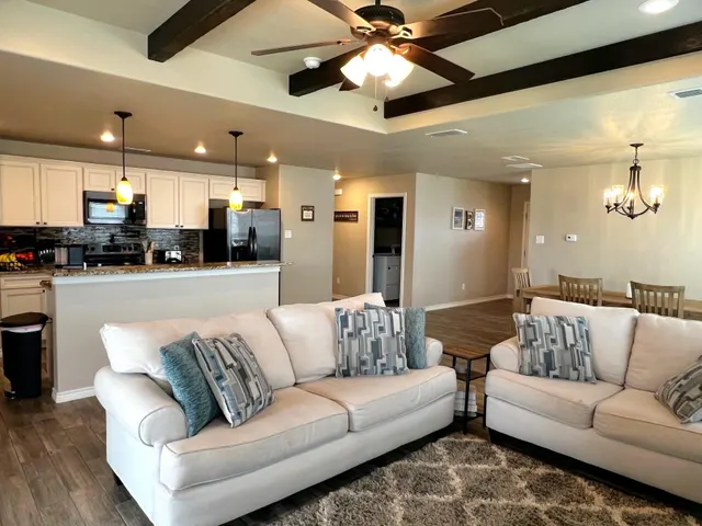 Photo 3 — 8803 10th Place, Lubbock, TX 79416