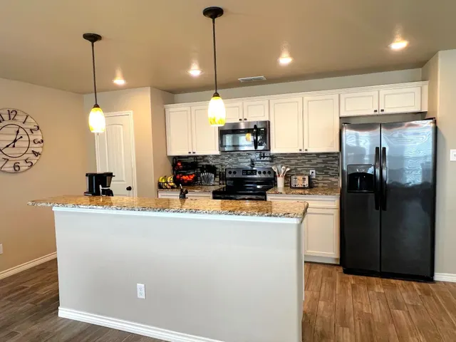 Photo 5 — 8803 10th Place, Lubbock, TX 79416