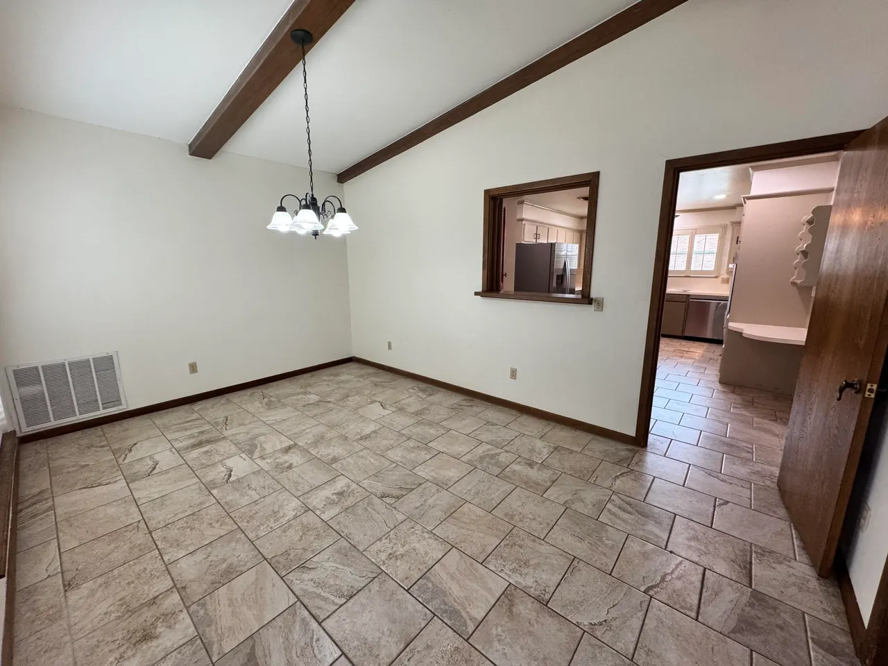 Photo 4 — 215 Lometa Drive, Plainview, TX 79072