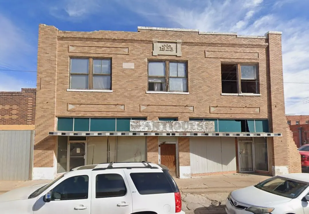 Front exterior — 140 N 9th Street, Slaton, TX 79364