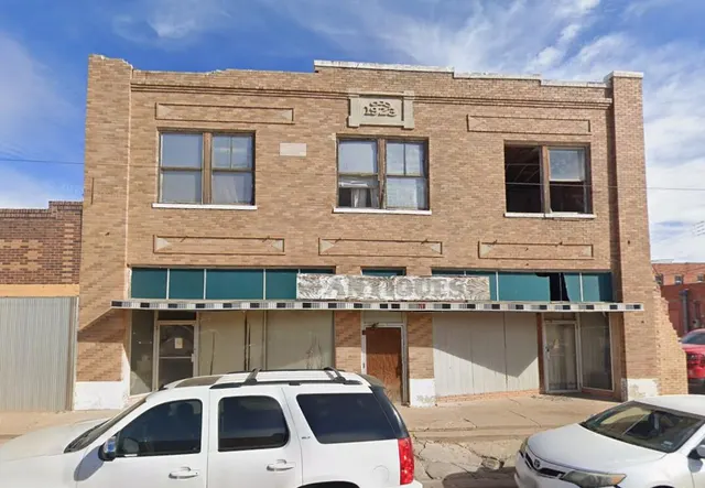 Front exterior — 140 N 9th Street, Slaton, TX 79364