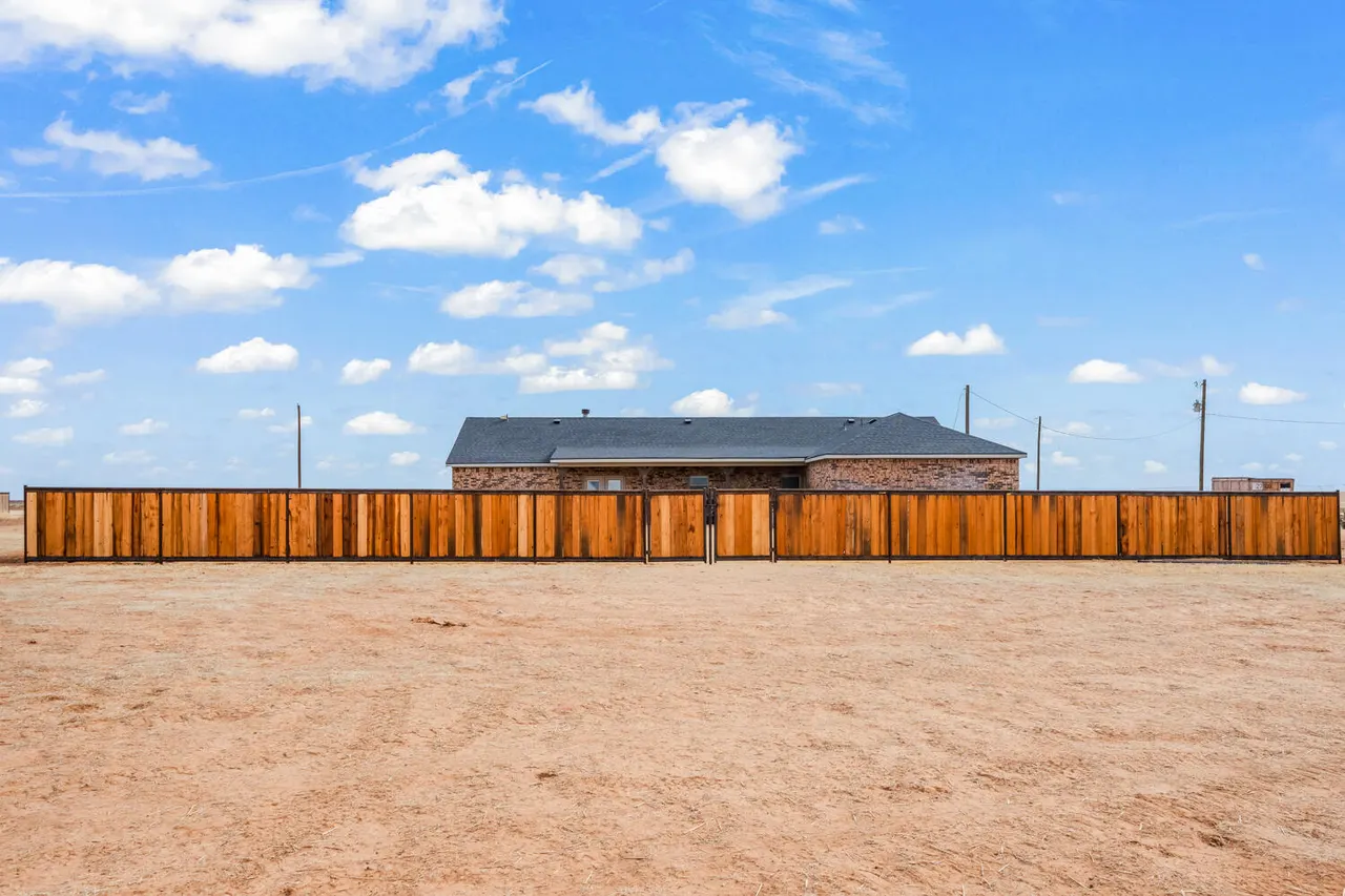 Photo 2 — 542 Nora Road, Tahoka, TX 79373