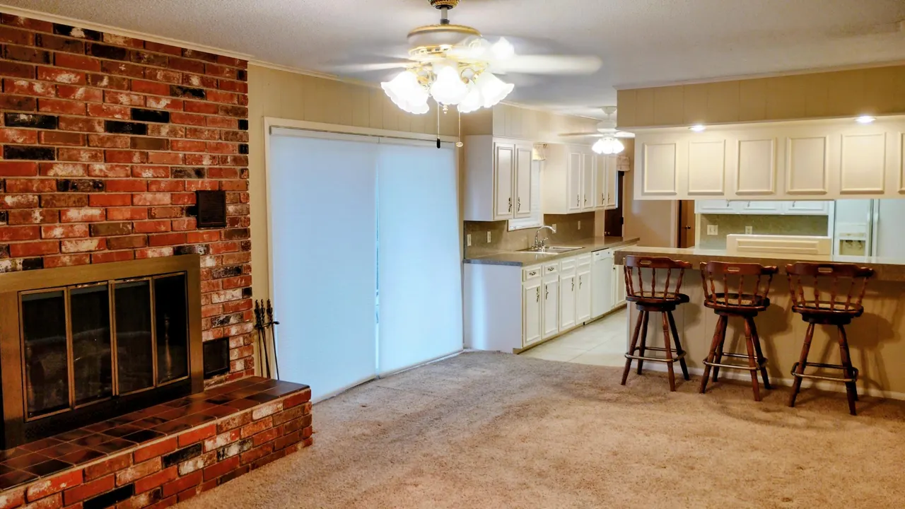Photo 5 — 1007 W Edwards Street, Olney, TX 76374