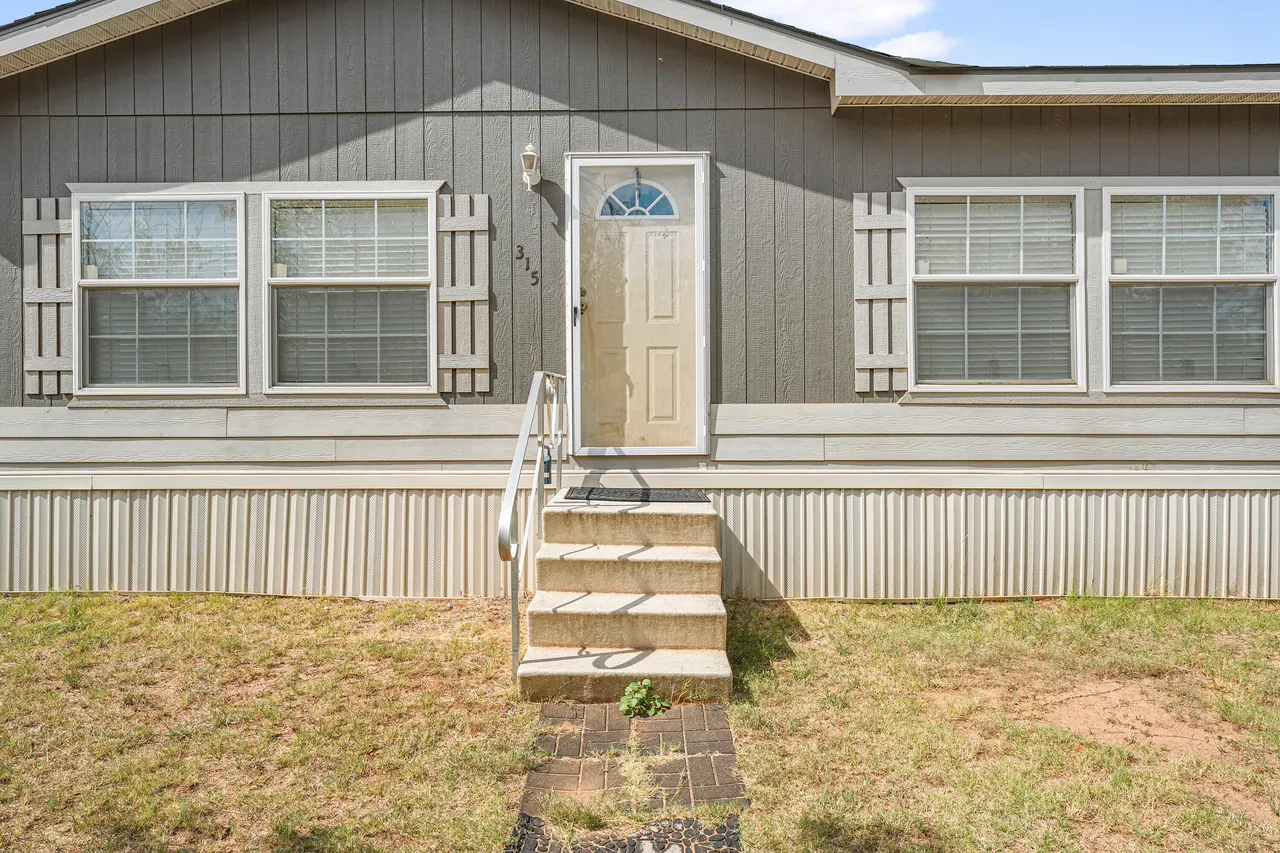 Photo 3 — 315 N Ave N, Post, TX 79356