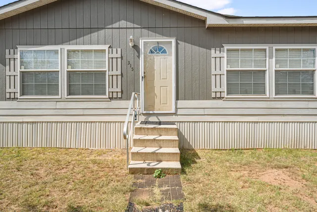 Photo 3 — 315 N Ave N, Post, TX 79356
