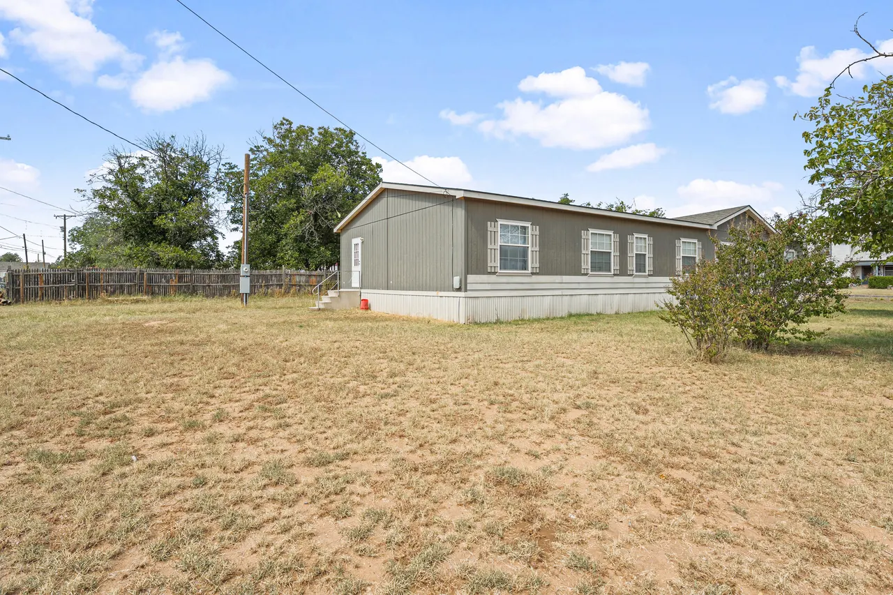 Photo 23 — 315 N Ave N, Post, TX 79356