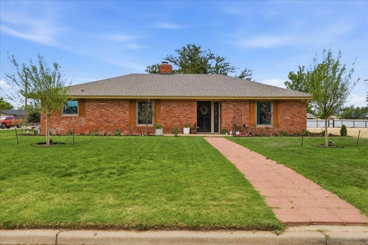 Front exterior — 1401 Avenue N, Ralls, TX 79357