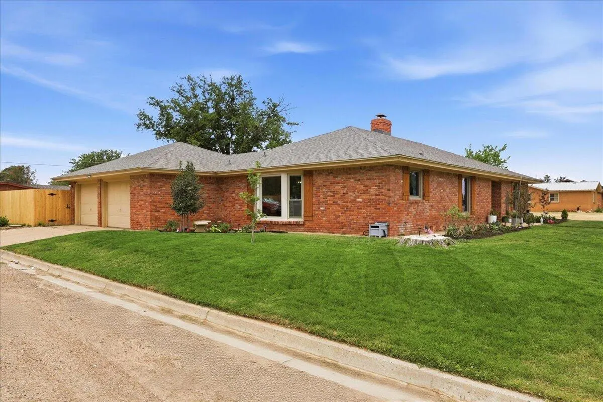 Photo 5 — 1401 Avenue N, Ralls, TX 79357