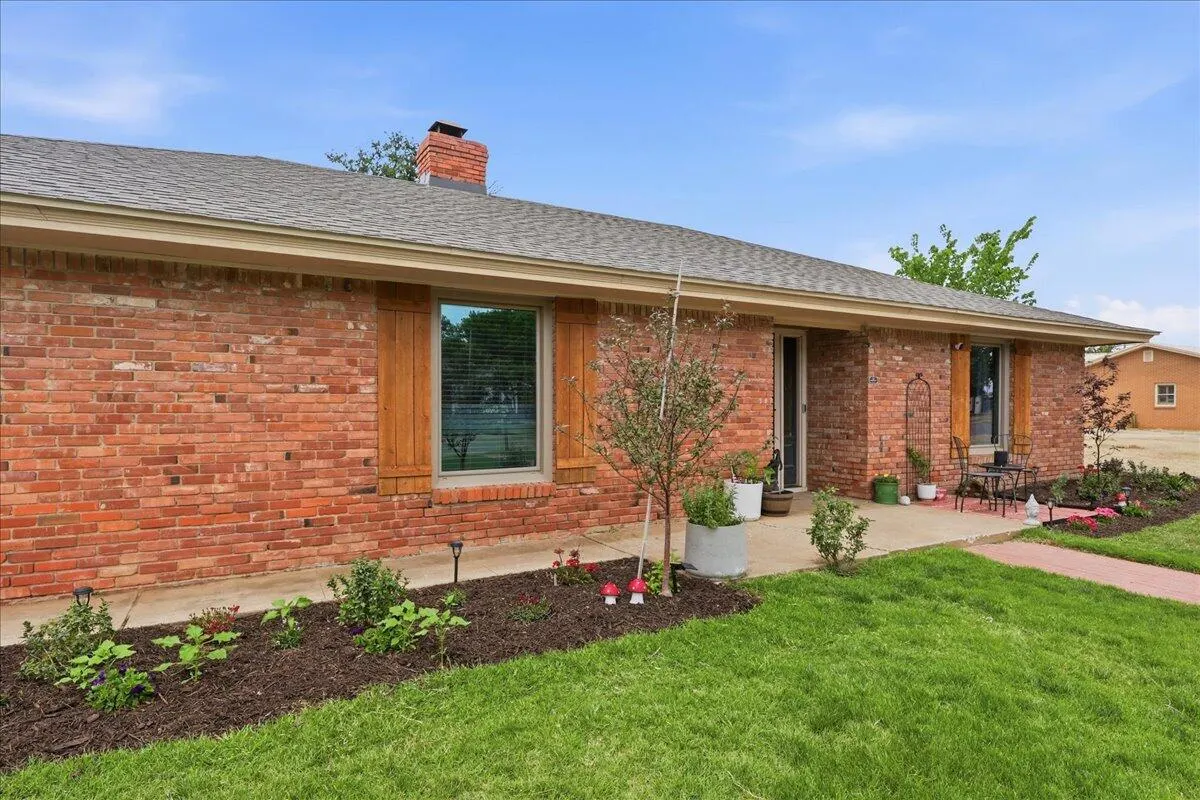 Photo 3 — 1401 Avenue N, Ralls, TX 79357