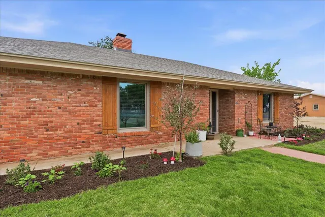 Photo 3 — 1401 Avenue N, Ralls, TX 79357