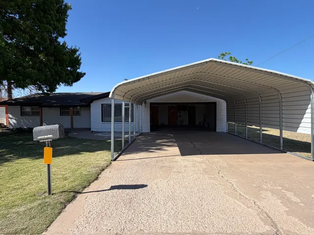 Photo 2 — 1729 W Ave E, Muleshoe, TX 79347