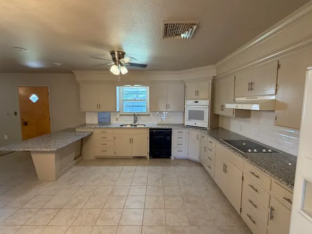 Photo 8 — 1729 W Ave E, Muleshoe, TX 79347