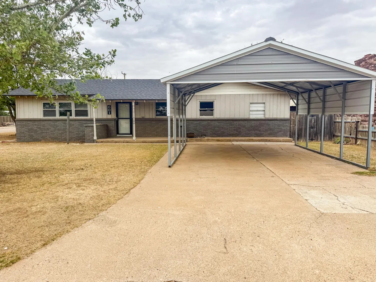 Photo 2 — 601 NE 3rd Place, Earth, TX 79031